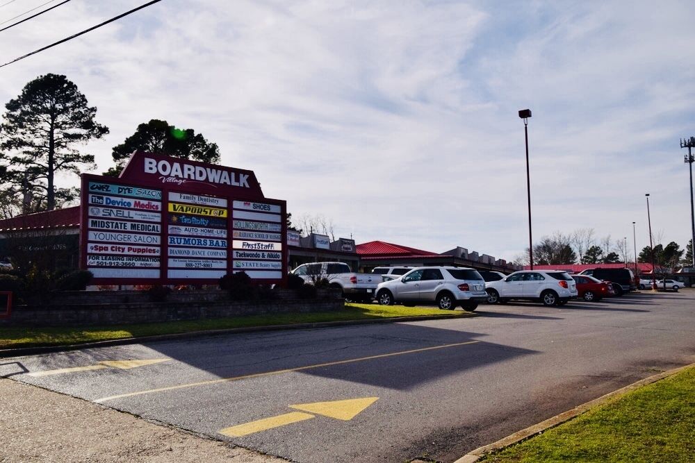 Boardwalk Village RESTAURANT OR RETAIL 3812 Central Avenue up to 10,000 Square Feet: 3810 Central Ave, Hot Springs, AR 71913